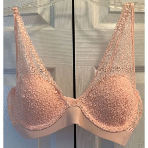 No Boundaries Pink Lace Underwired Plunge Bralette Size 34B - Picture 1 of 3